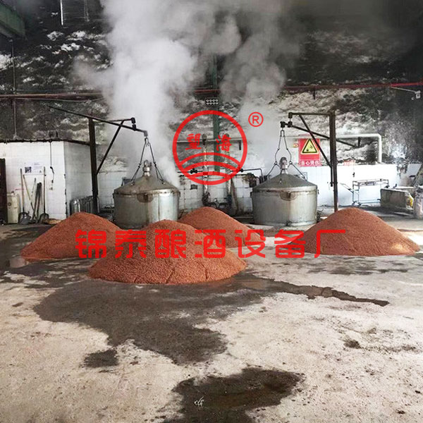 釀酒設(shè)備中的蒸餾設(shè)備作用有哪些？